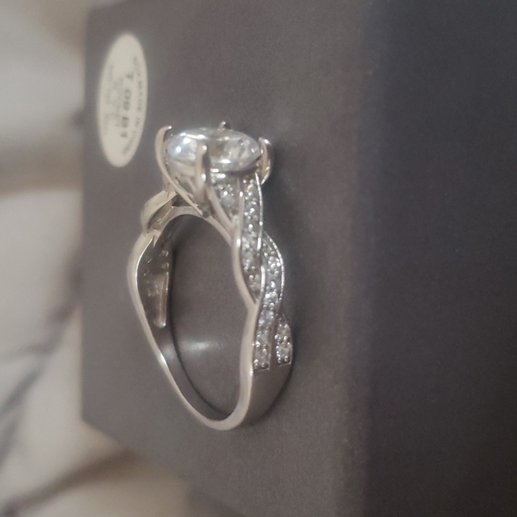 Oliveti Cubic Zirconia Engagement Ring Set size 7 - Picture 7 of 8